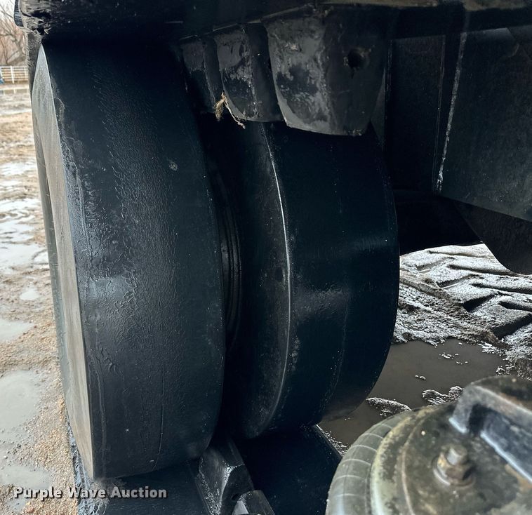 image for item EK9909 1987 Challenger 65 track tractor