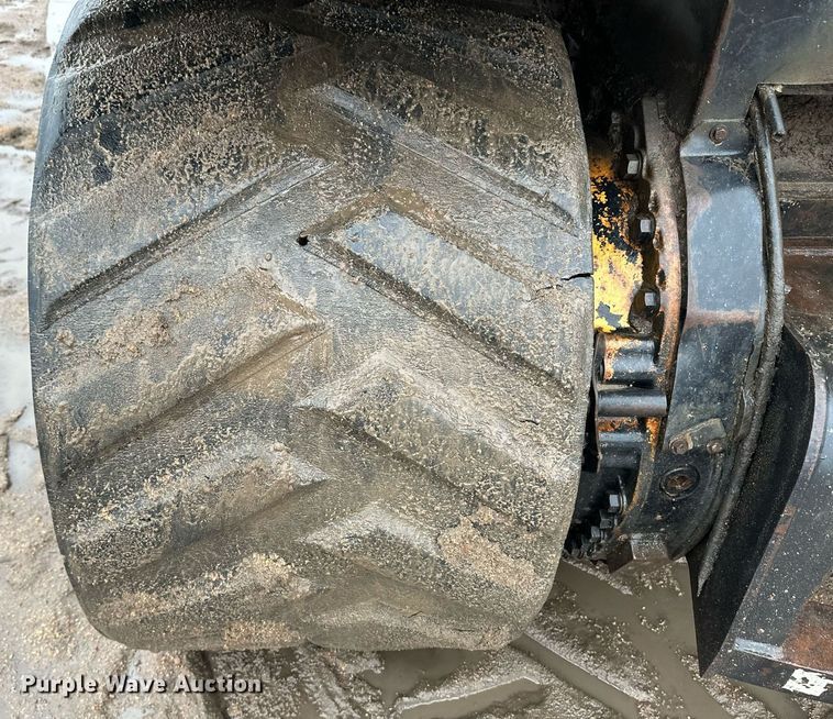 image for item EK9909 1987 Challenger 65 track tractor