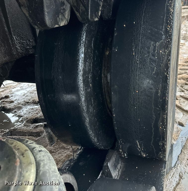 image for item EK9909 1987 Challenger 65 track tractor