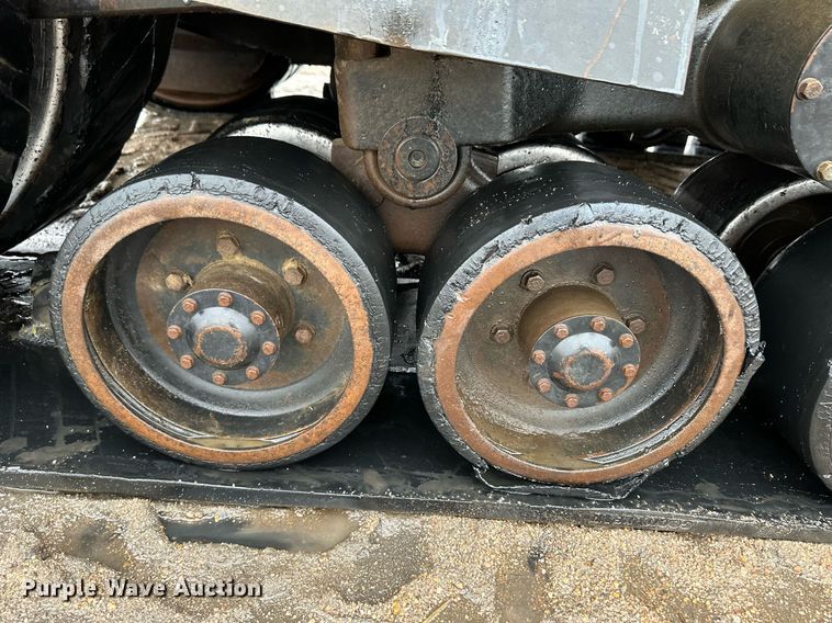 image for item EK9909 1987 Challenger 65 track tractor