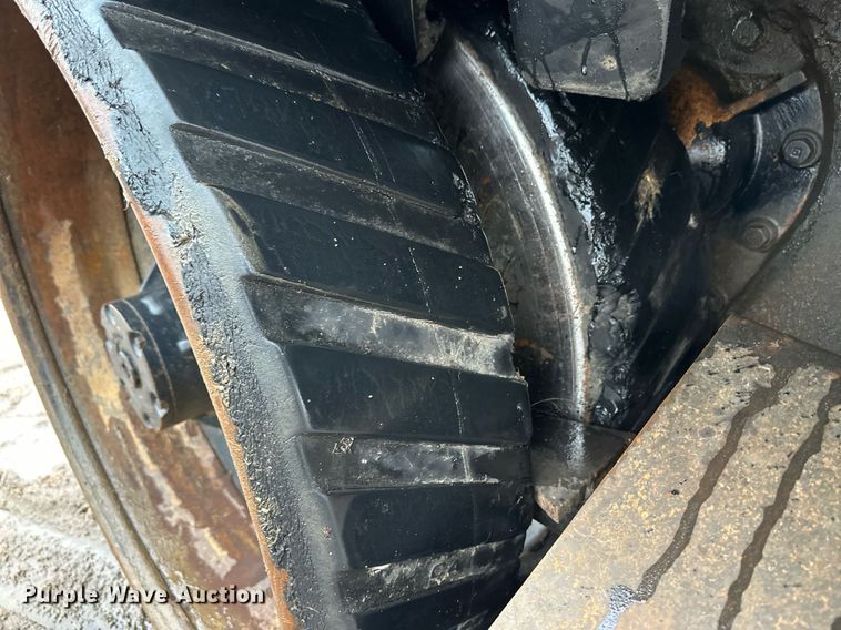 image for item EK9909 1987 Challenger 65 track tractor