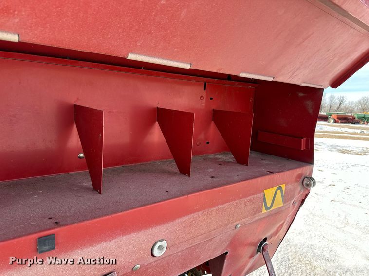 image for item EK9917 1994 New Holland New Holland  round baler