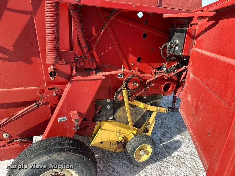 image for item EK9917 1994 New Holland New Holland  round baler