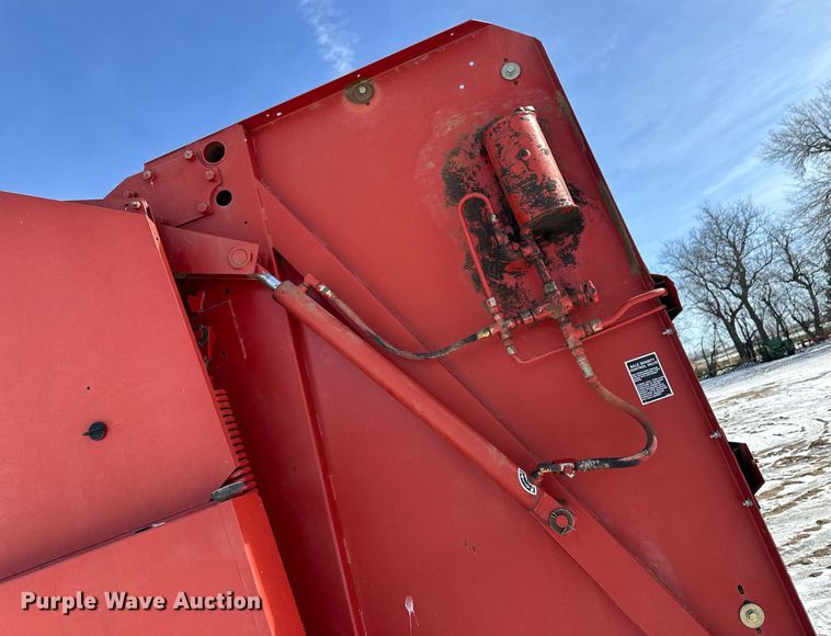 image for item EK9917 1994 New Holland New Holland  round baler