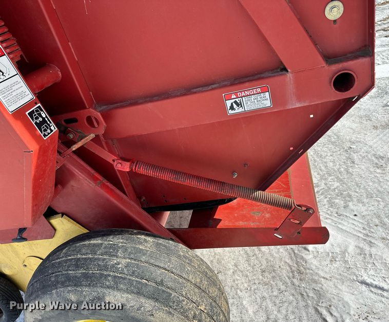 image for item EK9917 1994 New Holland New Holland  round baler