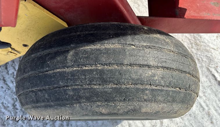 image for item EK9917 1994 New Holland New Holland  round baler