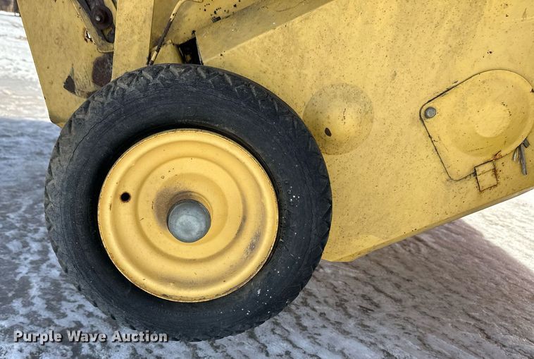 image for item EK9917 1994 New Holland New Holland  round baler