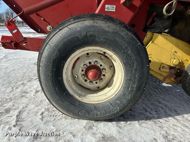 image for item EK9917 1994 New Holland New Holland  round baler