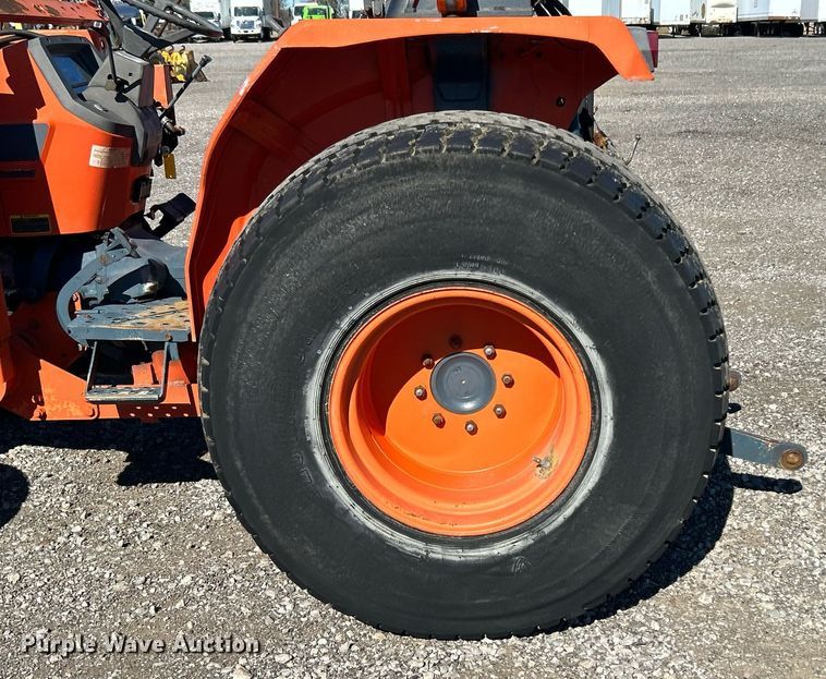 image for item KH9586 Kubota L4150DT  tractor