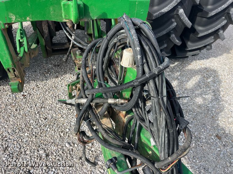 image for item LD9864 2006 John Deere 1990 CCS  air seeder