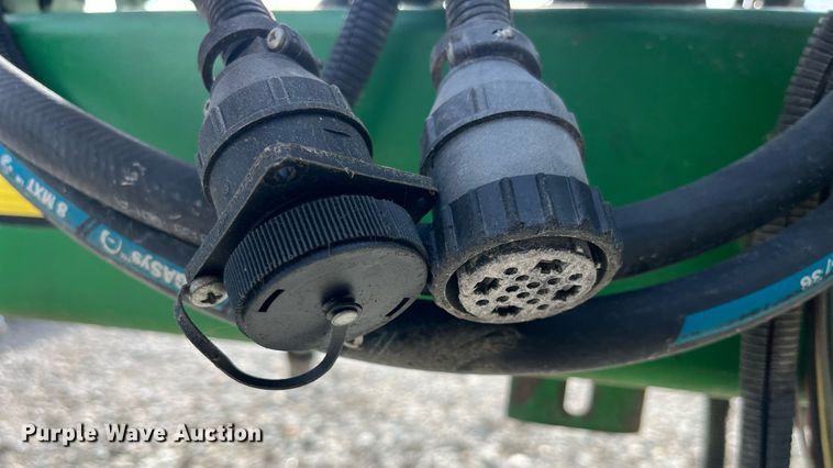 image for item LD9864 2006 John Deere 1990 CCS  air seeder