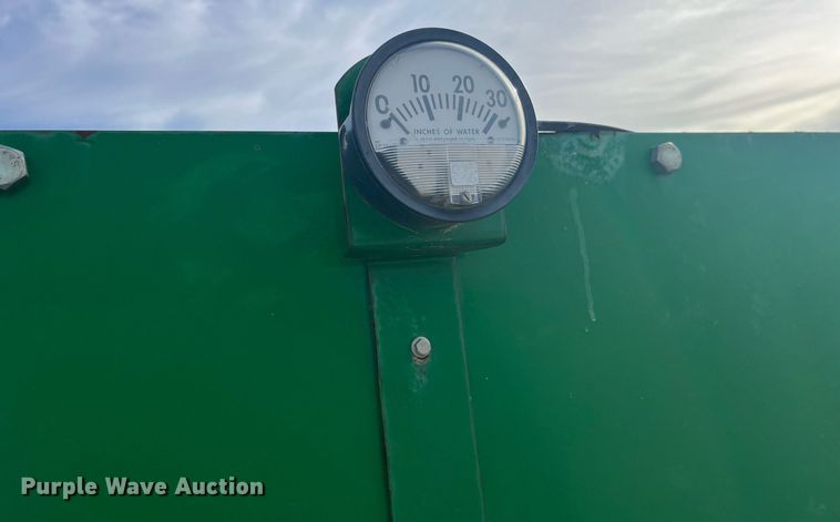 image for item LD9864 2006 John Deere 1990 CCS  air seeder