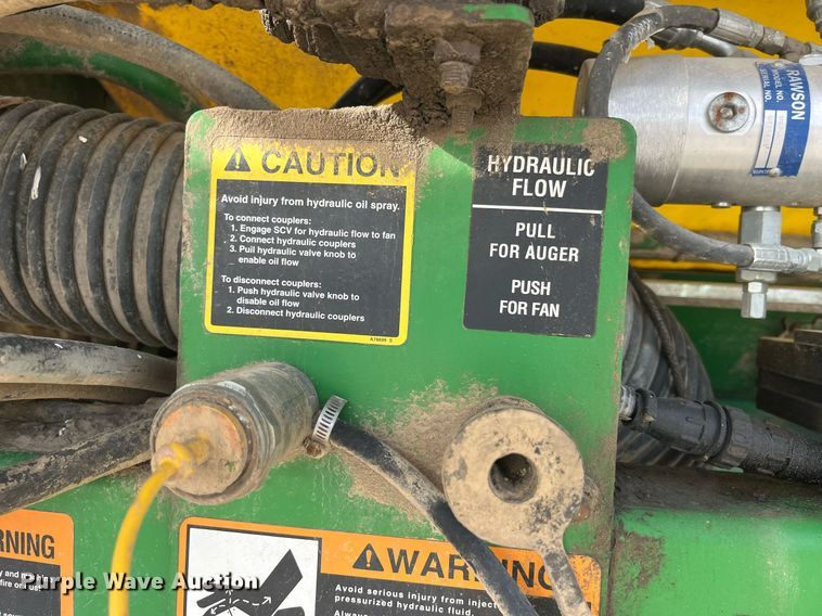 image for item LD9864 2006 John Deere 1990 CCS  air seeder