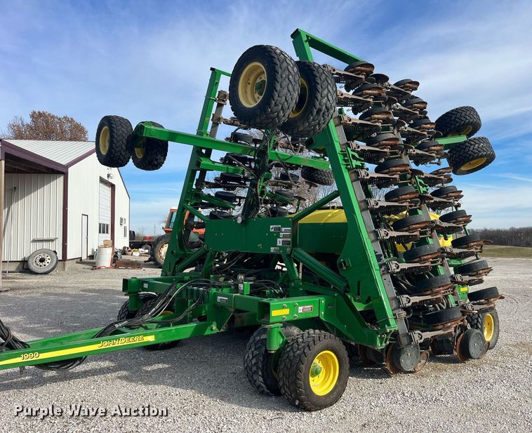 image for item LD9864 2006 John Deere 1990 CCS  air seeder
