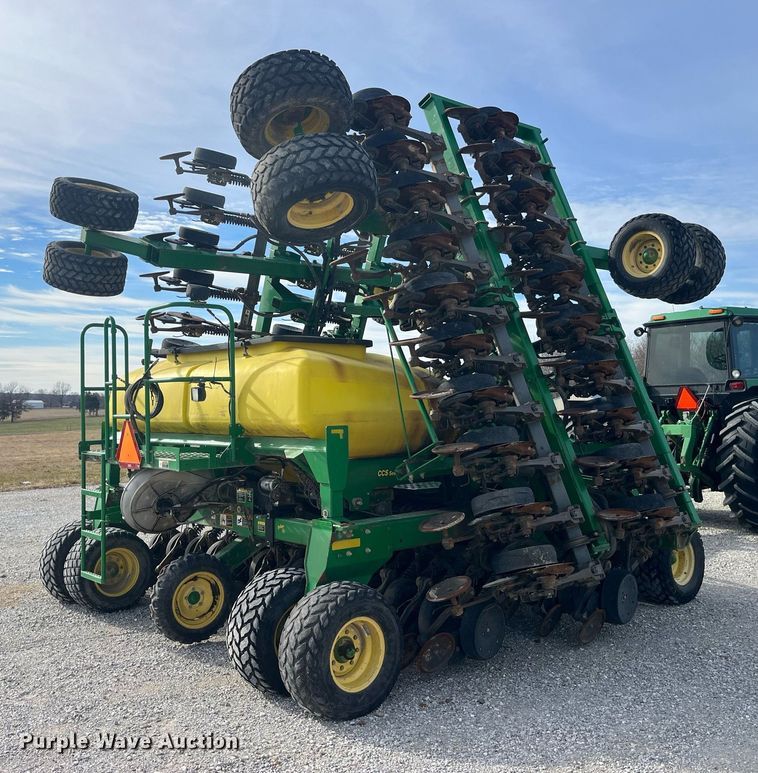 image for item LD9864 2006 John Deere 1990 CCS  air seeder