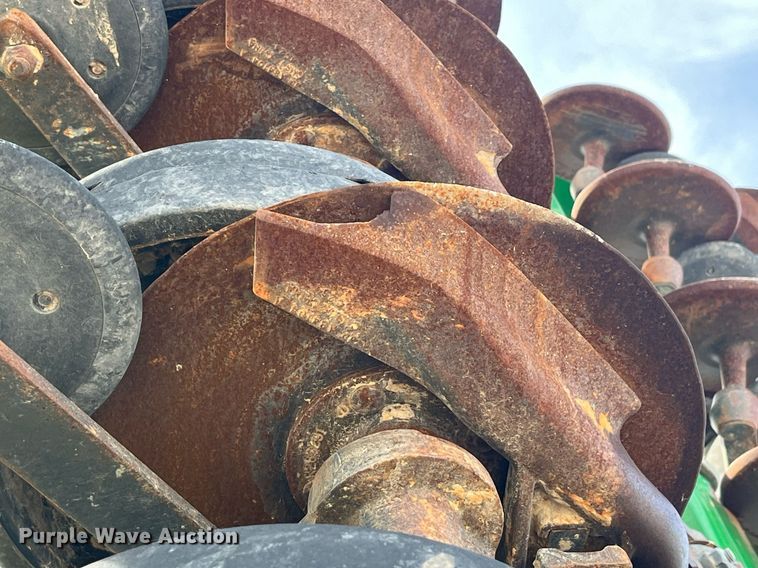 image for item LD9864 2006 John Deere 1990 CCS  air seeder