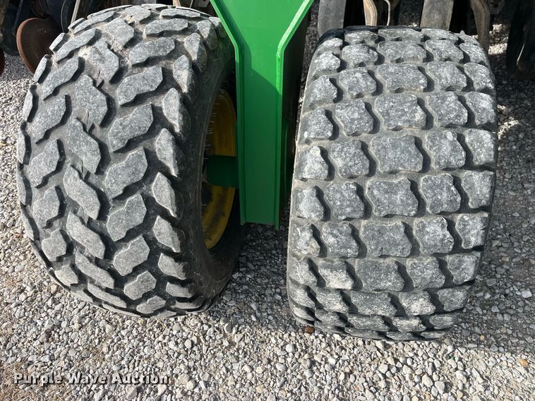 image for item LD9864 2006 John Deere 1990 CCS  air seeder