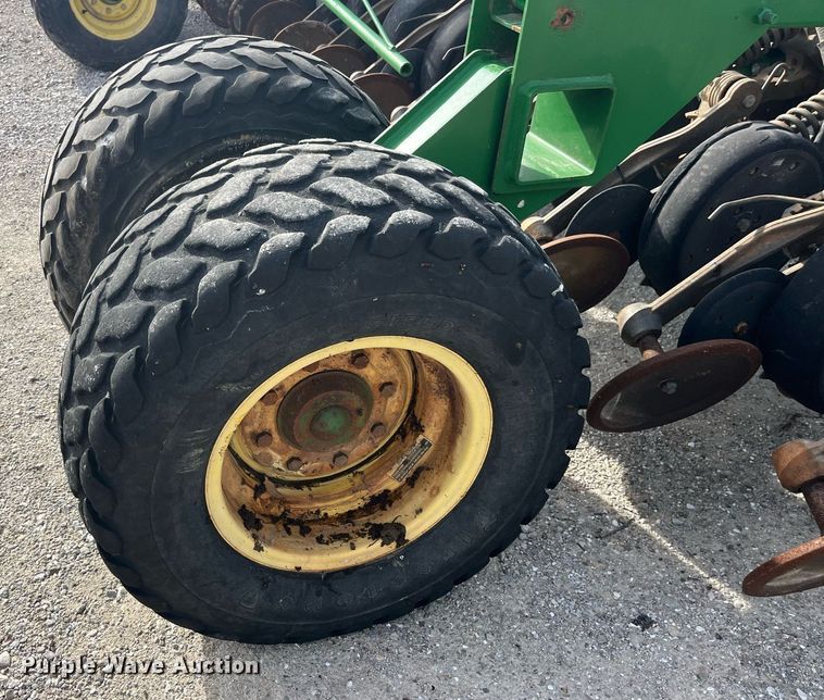 image for item LD9864 2006 John Deere 1990 CCS  air seeder