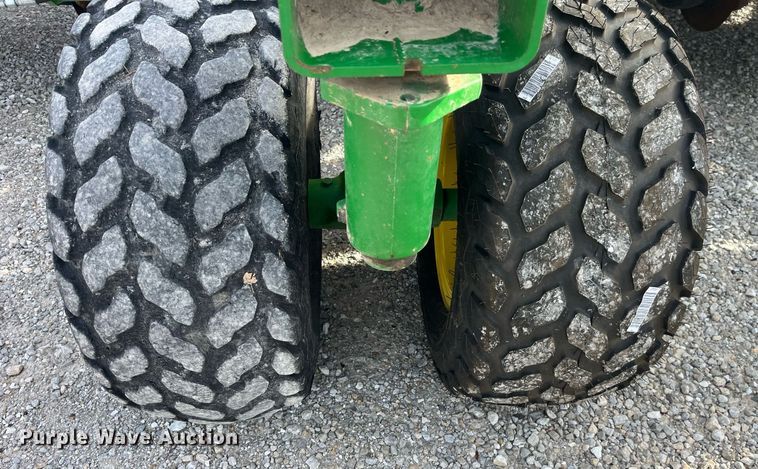 image for item LD9864 2006 John Deere 1990 CCS  air seeder