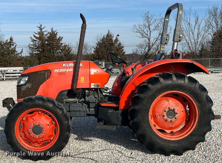 image for item LD9923 Kubota M5040D  MFWD tractor