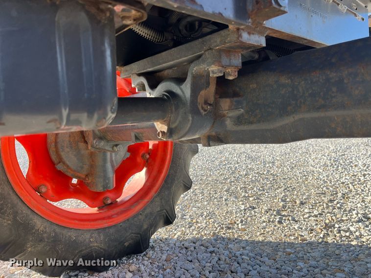 image for item LD9923 Kubota M5040D  MFWD tractor