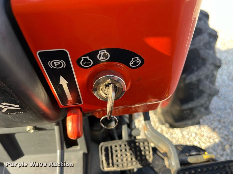 image for item LD9923 Kubota M5040D  MFWD tractor