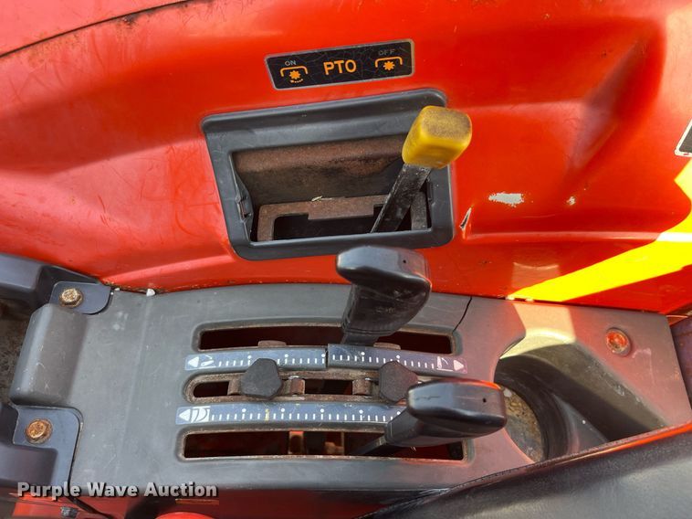 image for item LD9923 Kubota M5040D  MFWD tractor