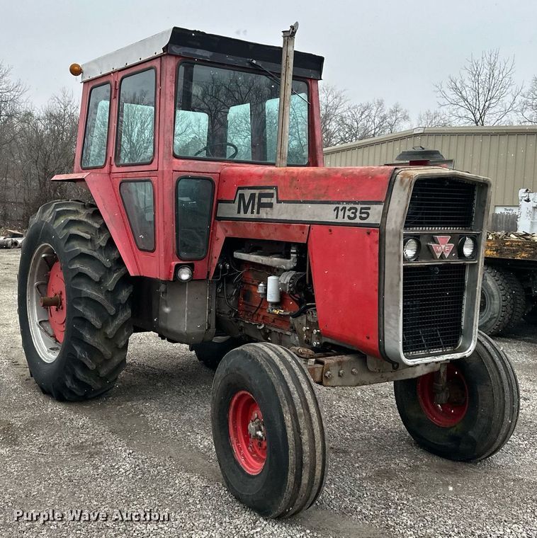 image for item LH9042 1973 Massey Ferguson 1135  tractor