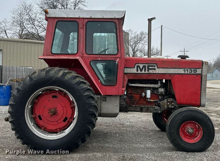 image for item LH9042 1973 Massey Ferguson 1135  tractor