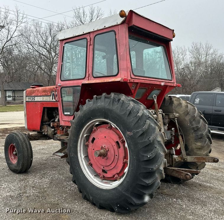 image for item LH9042 1973 Massey Ferguson 1135  tractor