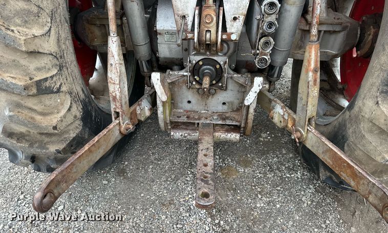 image for item LH9042 1973 Massey Ferguson 1135  tractor
