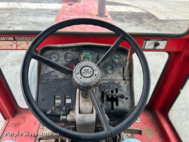 image for item LH9042 1973 Massey Ferguson 1135  tractor