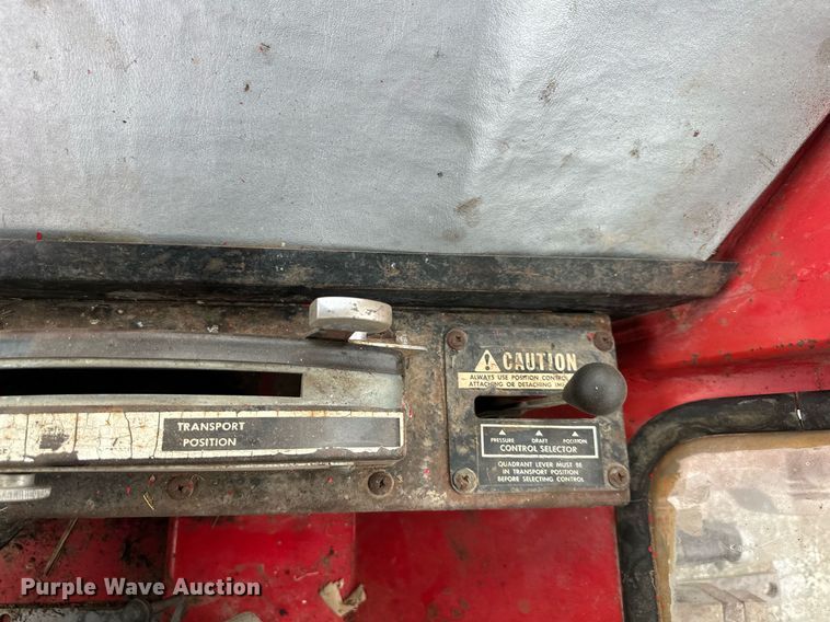 image for item LH9042 1973 Massey Ferguson 1135  tractor