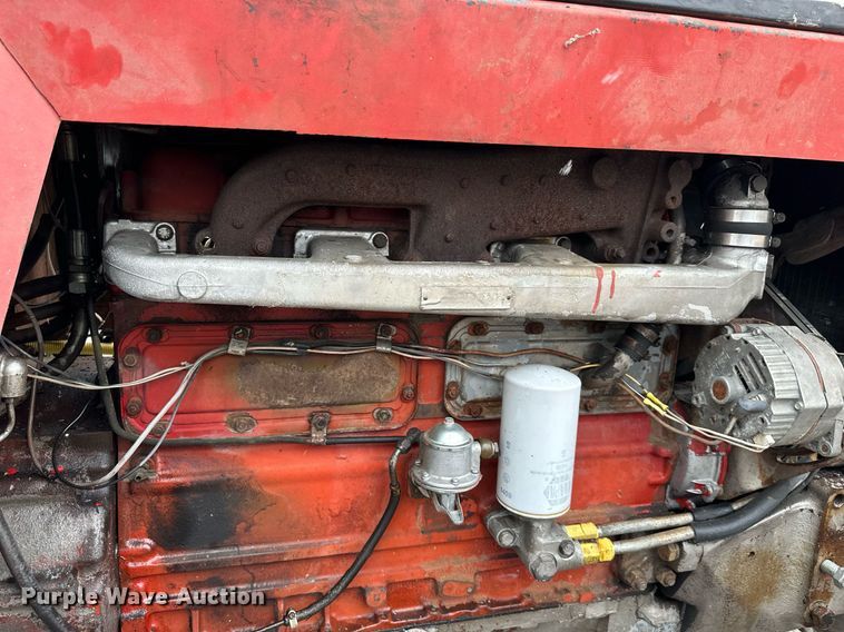 image for item LH9042 1973 Massey Ferguson 1135  tractor