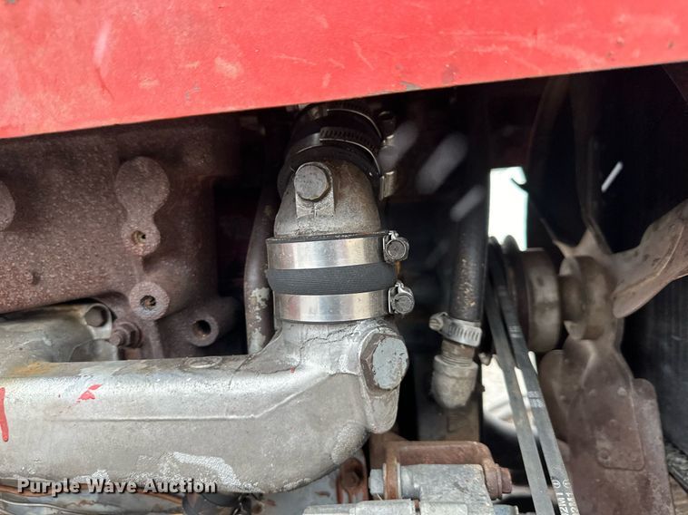 image for item LH9042 1973 Massey Ferguson 1135  tractor