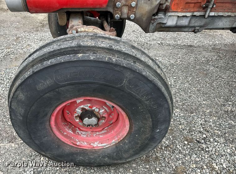 image for item LH9042 1973 Massey Ferguson 1135  tractor