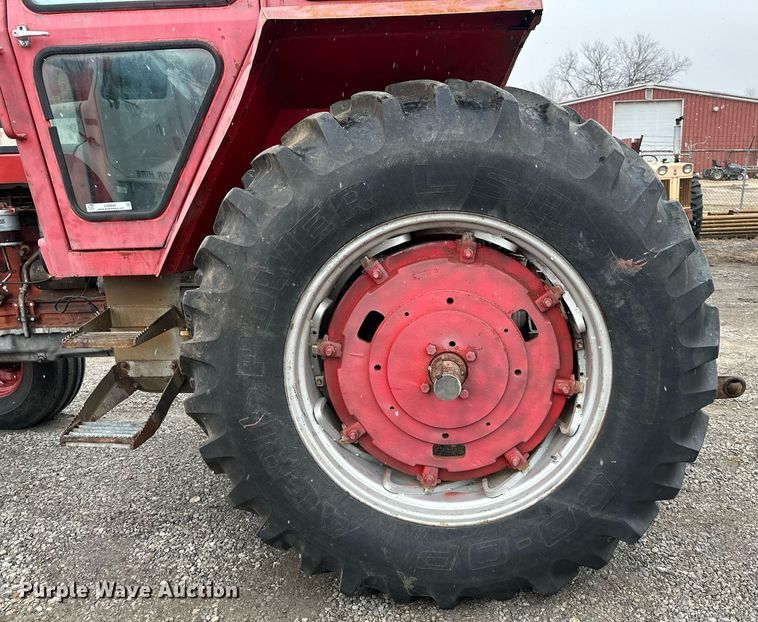 image for item LH9042 1973 Massey Ferguson 1135  tractor
