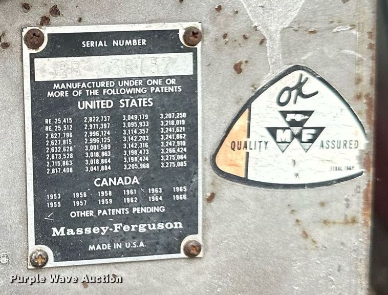 image for item LH9042 1973 Massey Ferguson 1135  tractor