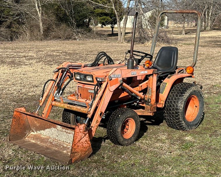 image for item LK9693 Kubota B7200D  MFWD tractor