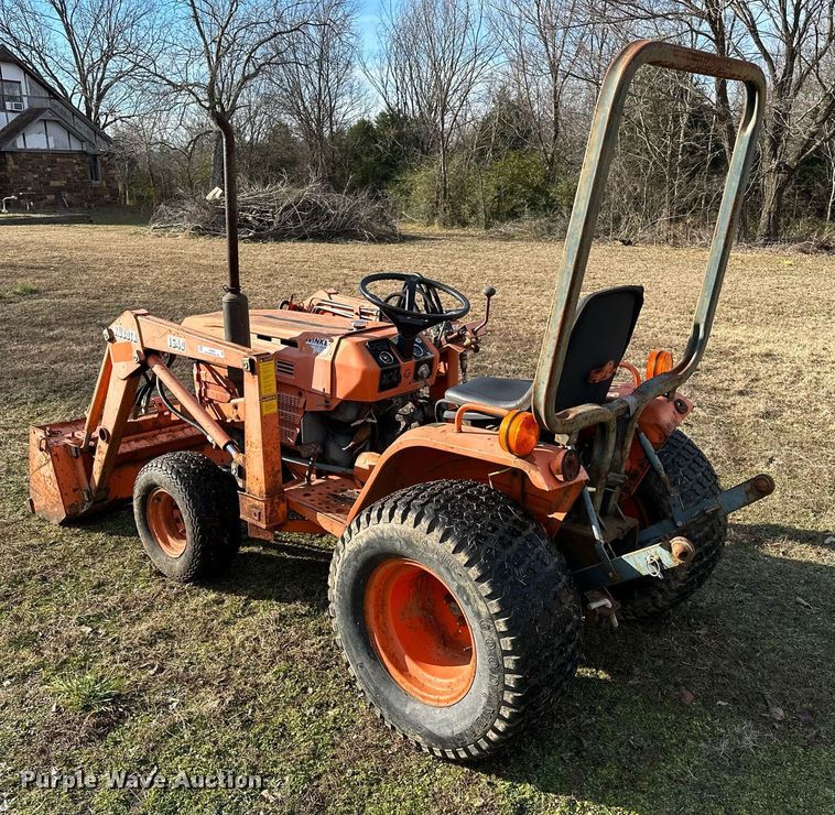 image for item LK9693 Kubota B7200D  MFWD tractor