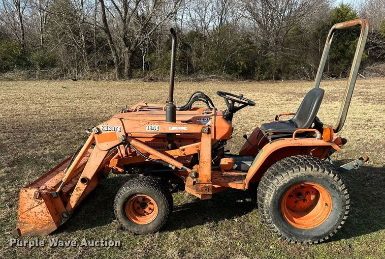image for item LK9693 Kubota B7200D  MFWD tractor