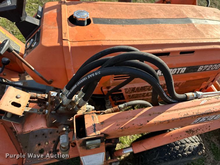 image for item LK9693 Kubota B7200D  MFWD tractor
