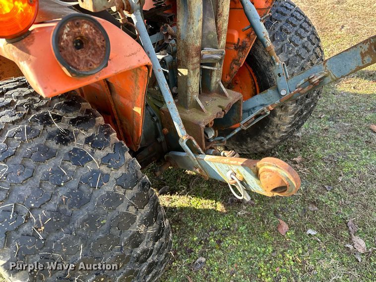 image for item LK9693 Kubota B7200D  MFWD tractor