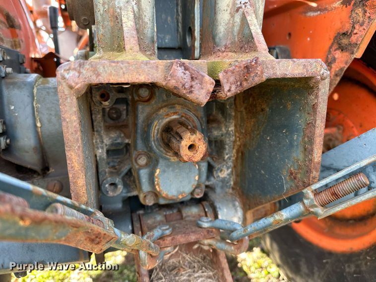 image for item LK9693 Kubota B7200D  MFWD tractor