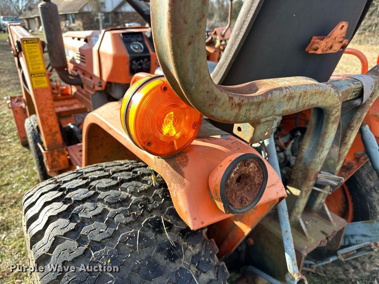 image for item LK9693 Kubota B7200D  MFWD tractor