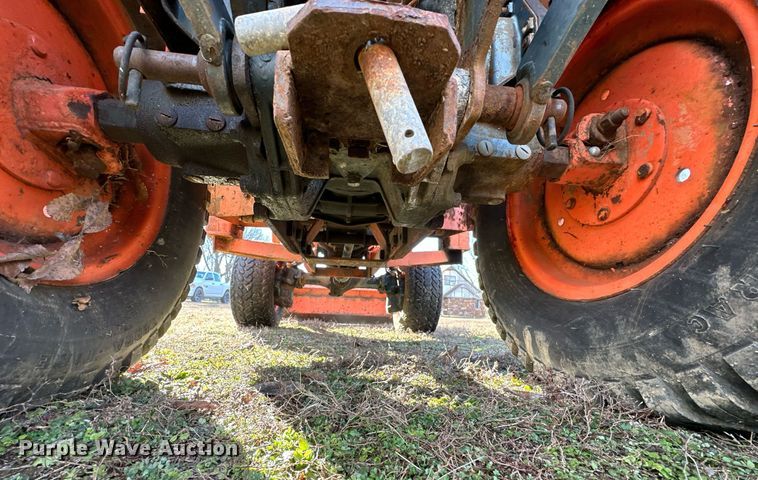 image for item LK9693 Kubota B7200D  MFWD tractor