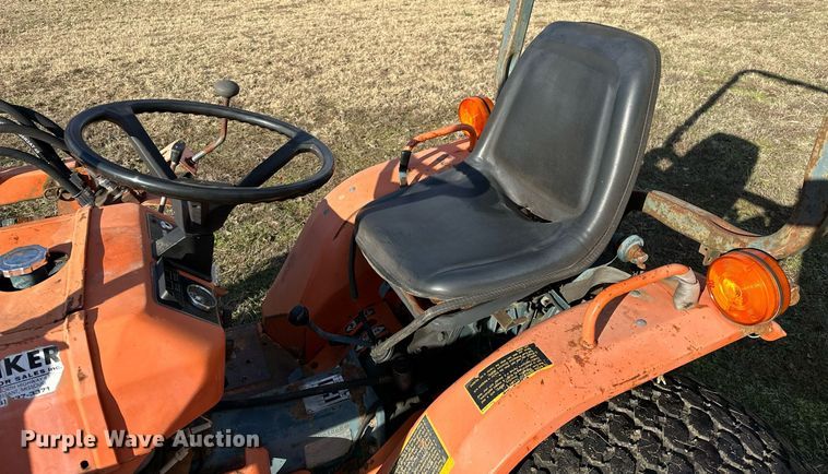 image for item LK9693 Kubota B7200D  MFWD tractor