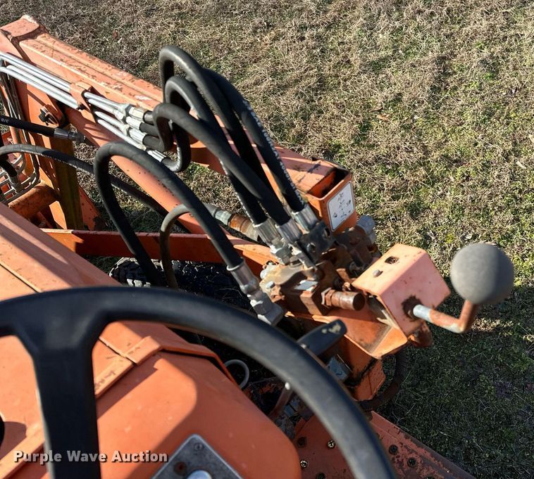 image for item LK9693 Kubota B7200D  MFWD tractor