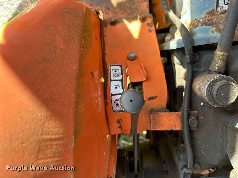 image for item LK9693 Kubota B7200D  MFWD tractor