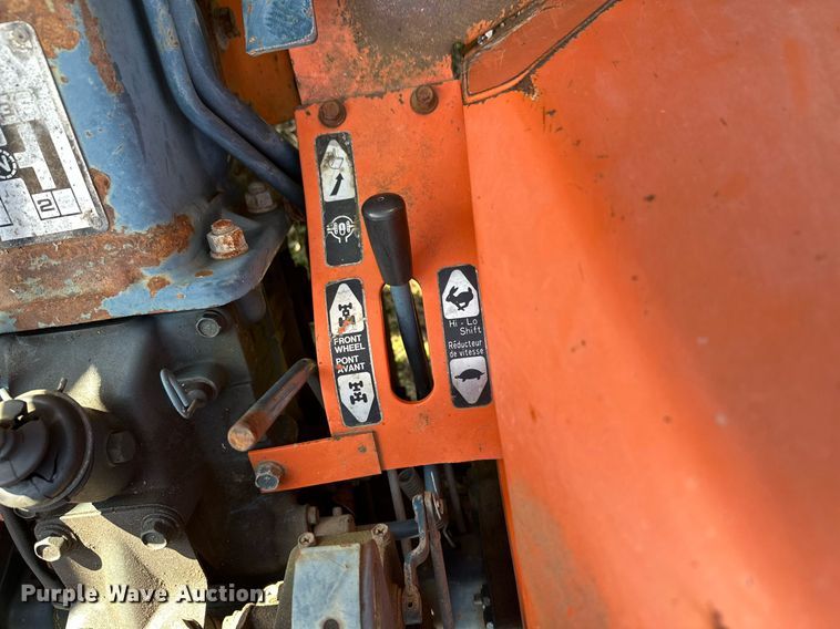 image for item LK9693 Kubota B7200D  MFWD tractor